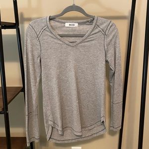MOD - Long sleeve grey top